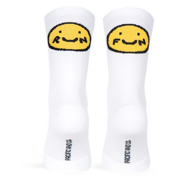 smile run white