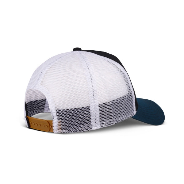 trucker cap being cheered black