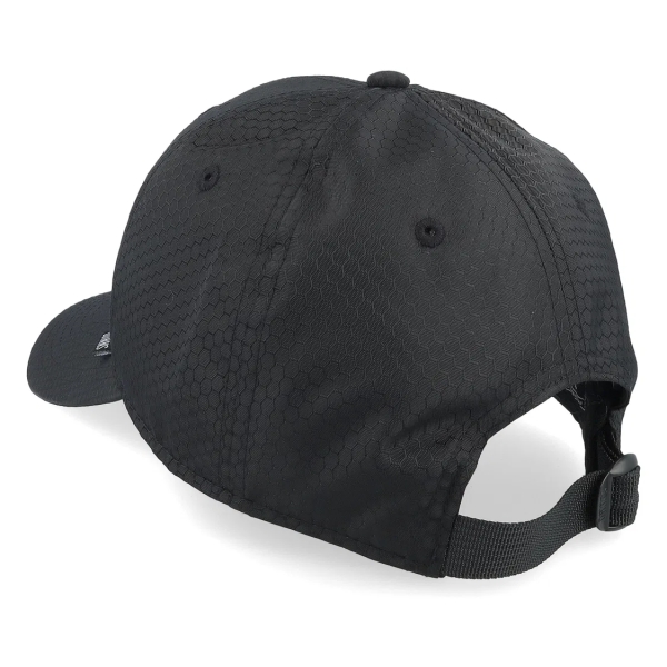 truefit cap resting man black